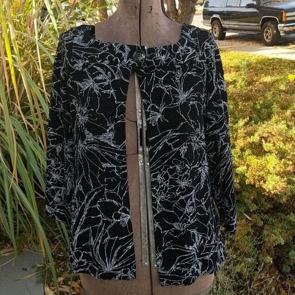 Lightweight cardigan! EUC! - Picture 1 of 9